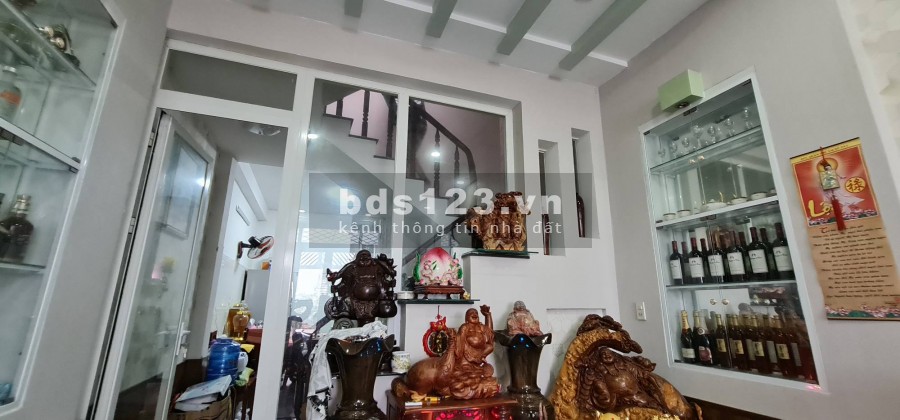 50m2, Xe hơi đậu cửa, 3 tầng, đường Lý Thái Tổ, Quận 10, Giá Rẻ.