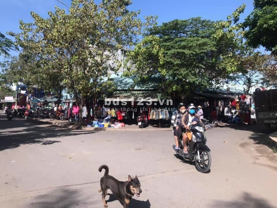 Bán lô đất 6.5x20m, ngay chợ Phú Thuận, Giá bán 17 tỷ, +84.943211439 Ms Hải