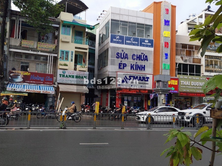Cho thuê căn góc 2 mặt tiền Lê Hồng Phong, Q10; (4.5m x 10m)