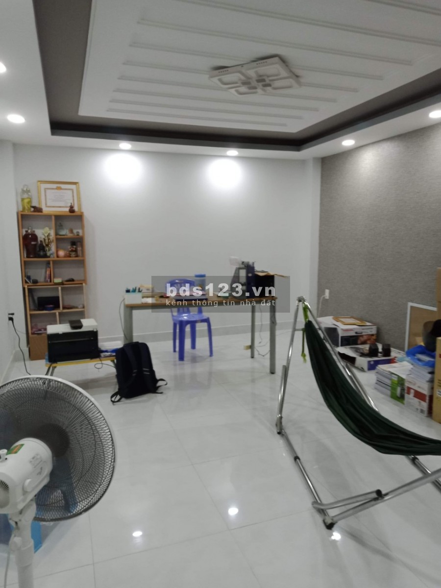 Căn góc 4PN - 5WC Hẻm xe hơi gần chợ Phú Thuận 10 triệu/ tháng