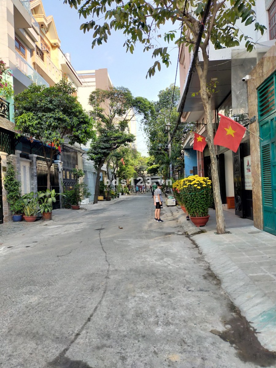 Bán Nhà Đường Ngô Thị Thu Minh P.2 TB. 50m2, 5 Lầu 5PN , 5 WC Gía Rẻ.