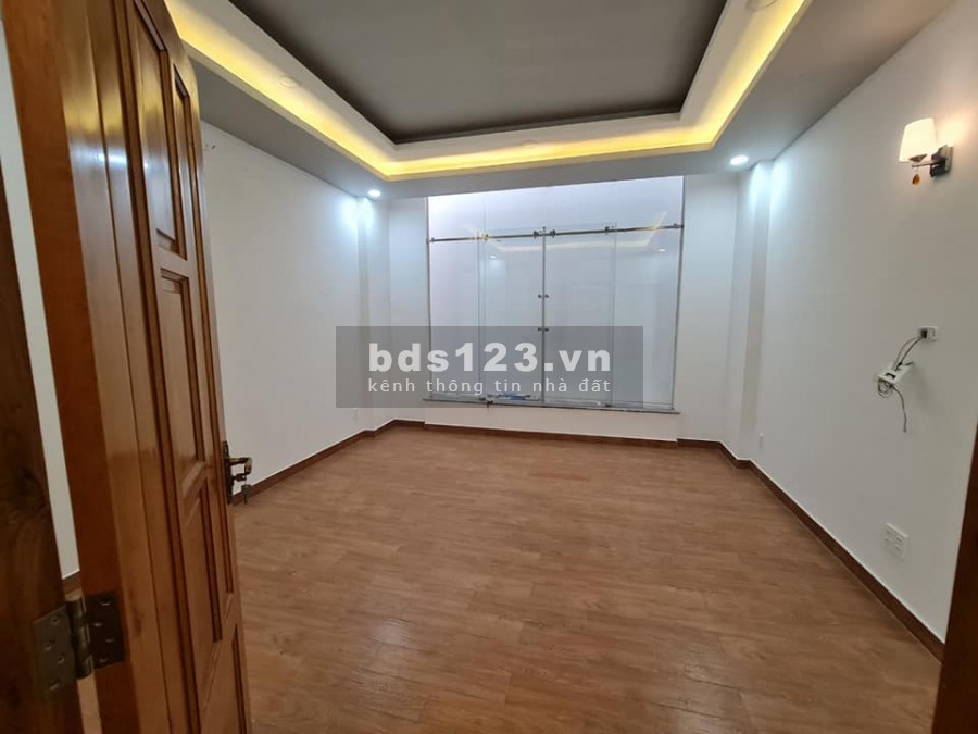 Bán nhà hẻm 8m Đồng Đen, 60m2 4.5x13,4 tầng, GIÁ 7 TỶ, LH 0914648319, Nói không với lộ giới