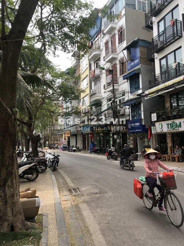 Ở + KD Thời trang mặt hồ XÃ ĐÀN – Nam Đồng, 60m2 MP Trần Hữu Tước