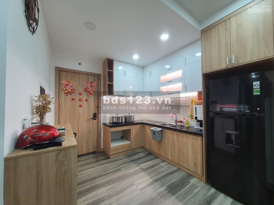Căn hộ sàn gỗ sang trọng, hướng tốt cần cho thuê giá 6 triệu/tháng, dtsd 66m2, 2 PN, cc Saigon Gateway