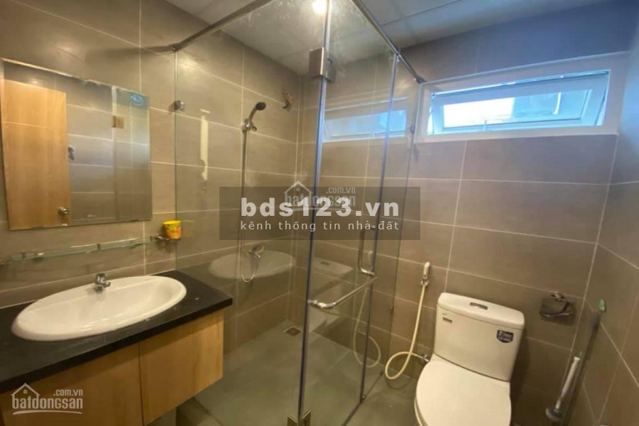 Căn hộ sàn gỗ sang trọng, hướng tốt cần cho thuê giá 6 triệu/tháng, dtsd 66m2, 2 PN, cc Saigon Gateway