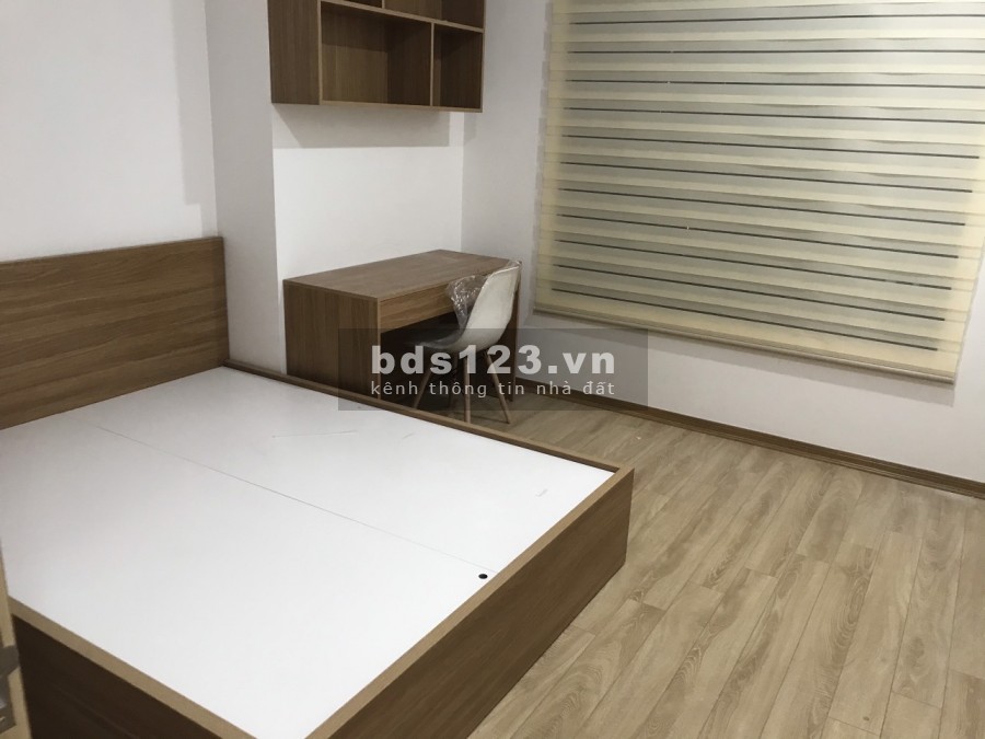 Cho thuê chung cư Sapphire Place số 4 Chính Kinh 117m2 3PN thoáng mát đồ cơ bản LH 0988296228