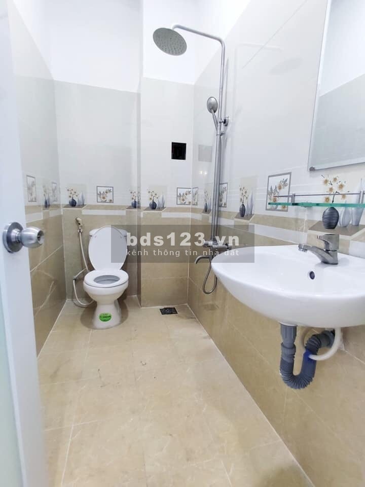 Bán nhà hẻm xe tải 1 trục 3 tầng 4.6 tỷ đường Cách Mạng Tháng 8 Quận 10