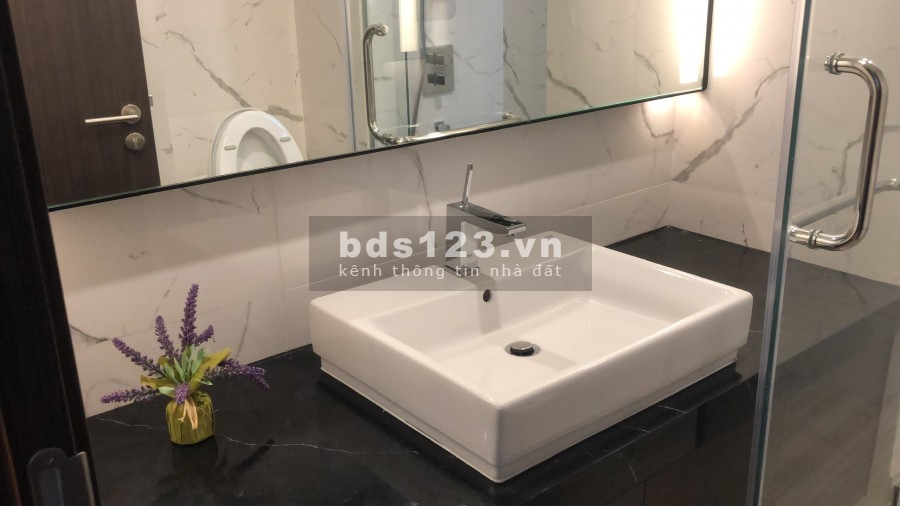 Cho thuê căn hộ 2PN Empire City tòa Linden Residences tầng cao view sông full nột thất như hình