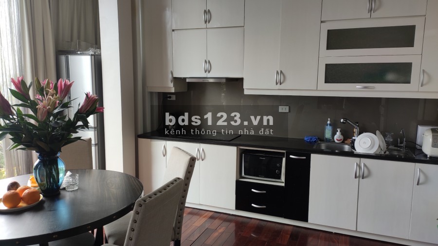 Bán nhà lô góc 5 tầng mặt phố Yên Hoa, mặt Hồ Tây 24m2 MT 4,2m giá 12 tỷ. LH 0912442669