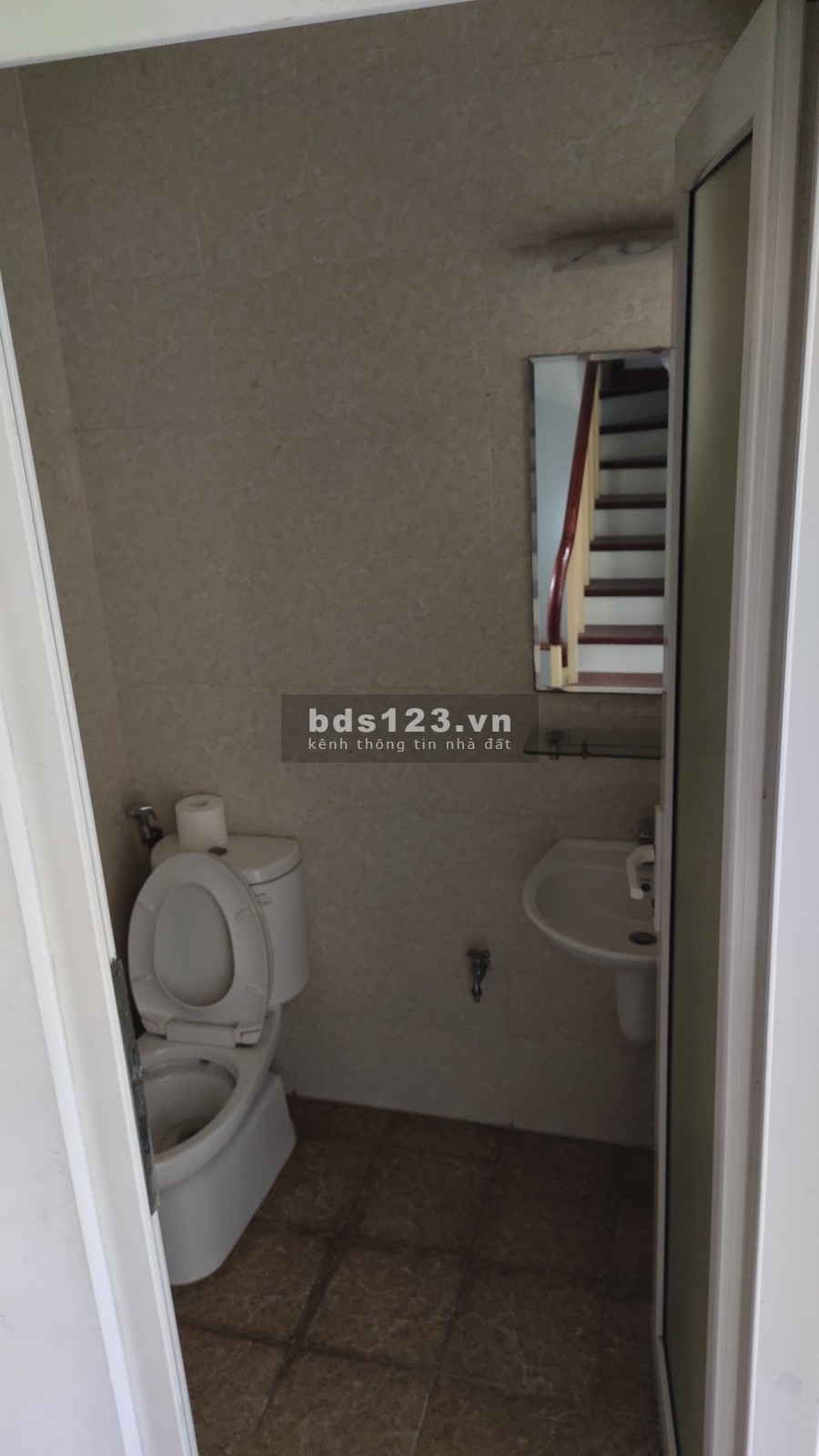 Bán nhà lô góc 5 tầng mặt phố Yên Hoa, mặt Hồ Tây 24m2 MT 4,2m giá 12 tỷ. LH 0912442669