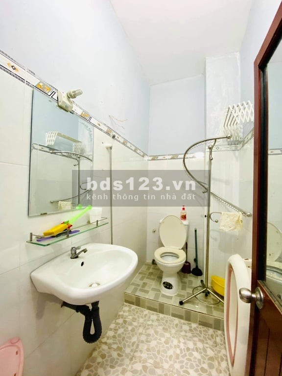 Chủ kẹt bán gấp nhà HXH Phạm Văn Chiêu 4 tầng 178m2, vị trí đẹp, nhỉnh 4 tỷ