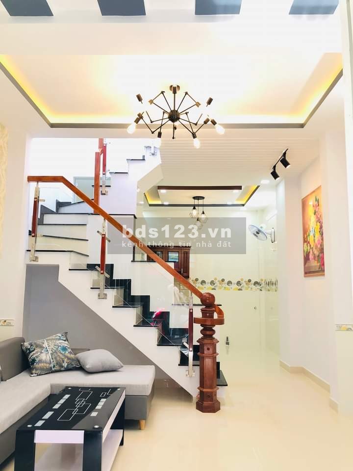 Bán gấp trong tuần, nhà mới 1 trệt 2 lầu ngay MT đường Liên khu 4 - 5, giá rẻ hơn thị trường