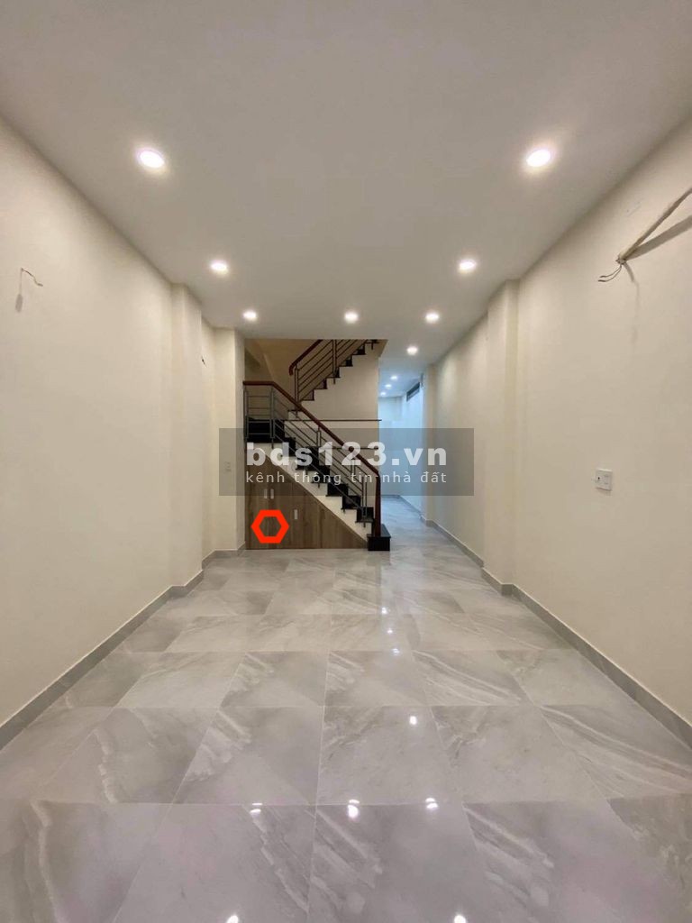HXH Nguyễn Cửu Vân 4x15m, trệt, 2lầu nhà mới xây giá tốt.