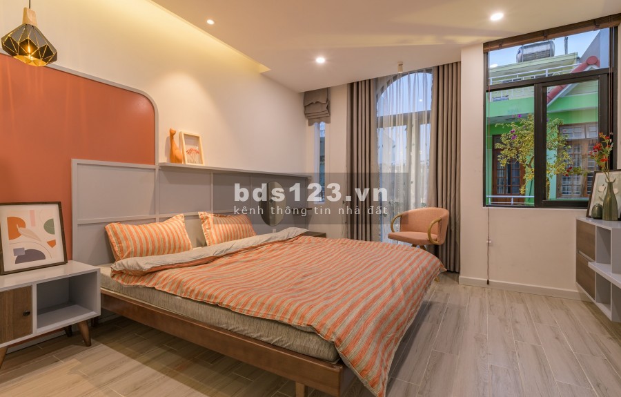 Mặt hồ Quỳnh, Phân lô, Võ Thị Sáu 290m2, MT 4m, Yên Tĩnh, ÔTÔ đỗ cửa