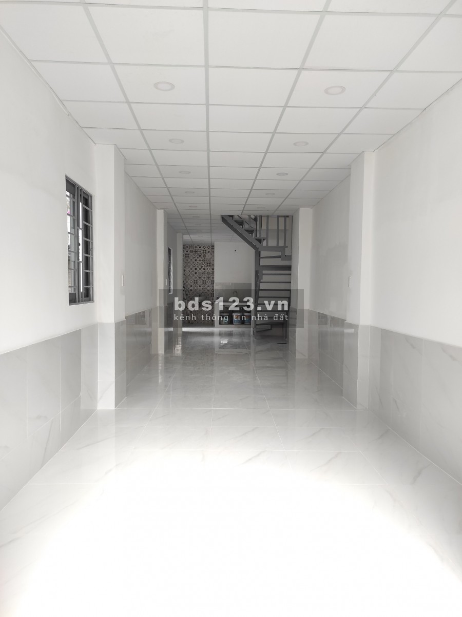 Nhà mới xây cho thuê nguyên căn 1 trệt 1 lầu hẻm xe tải vào được có cửa hông thuận tiện kinh doanh.
