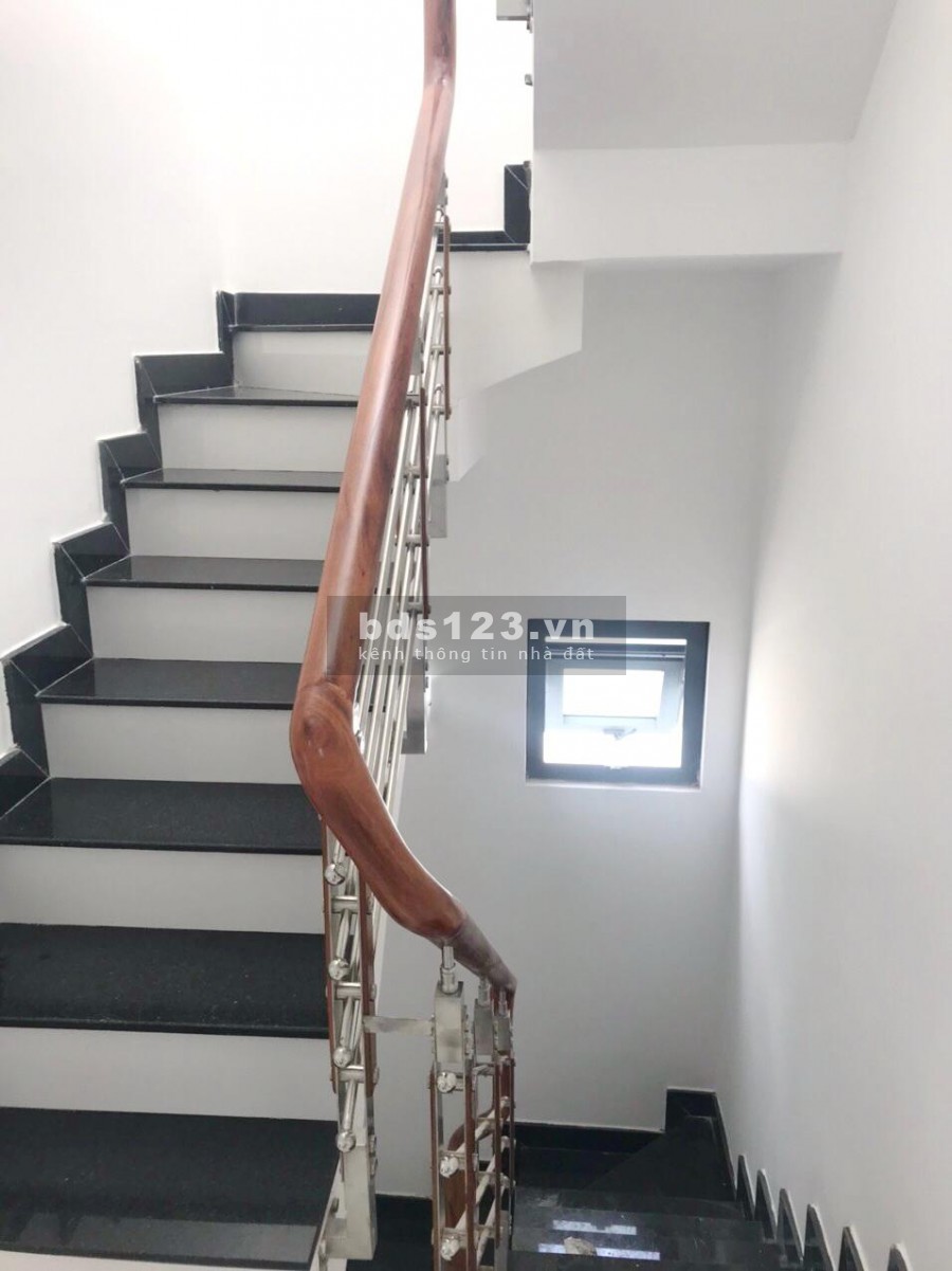 Nhà mới (4.1 x 11m) 2 lầu, hẻm xe hơi 158 Bùi Minh Trực P5 Q8