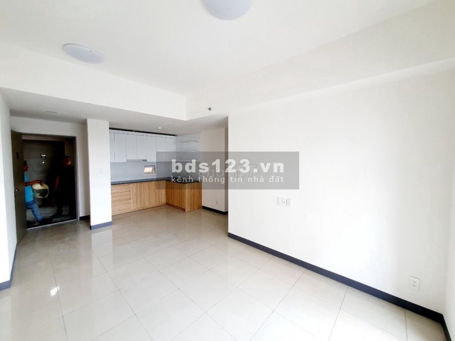Cho thuê căn hộ chính chủ rộng 75m2, 2 PN, tầng cao, view thoáng, cc Imperial Place, giá 7.5 triệu/tháng