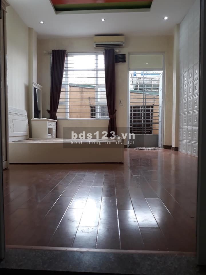 Bán nhà đường Lê Đại Hành, Quận 11, giá chỉ 2tỷ9, vuông vức.