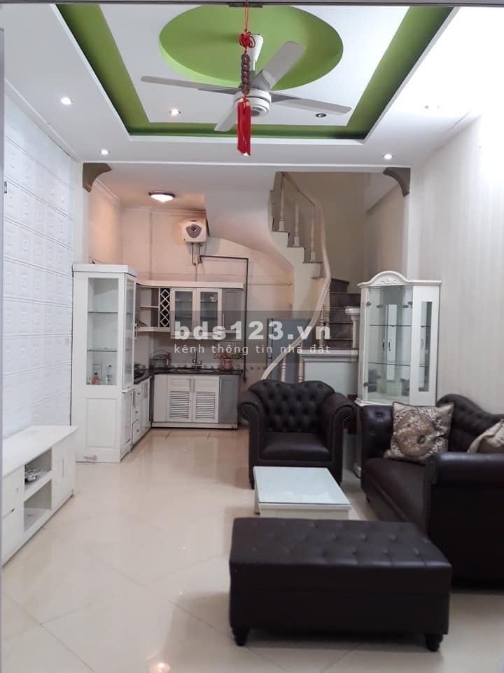 Bán nhà đường Lê Đại Hành, Quận 11, giá chỉ 2tỷ9, vuông vức.