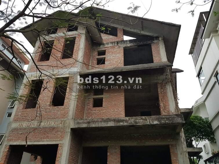 Bán căn biệt thự xây thô cạnh công viên Sài Đồng - KĐT Sài Đồng. DT 140m2