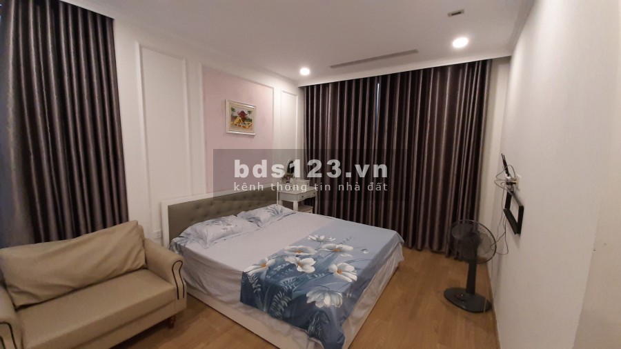 Cần bán gấp căn 3PN 112m tầng trung bên Vinhomes Gardenia giá 4.3 tỷ