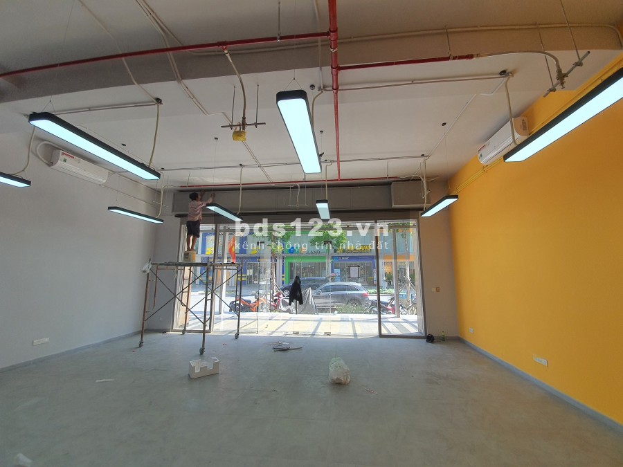 Cho thuê sàn văn phòng trống suốt gần 100m2 tại khu đô thị Sala Quận 2