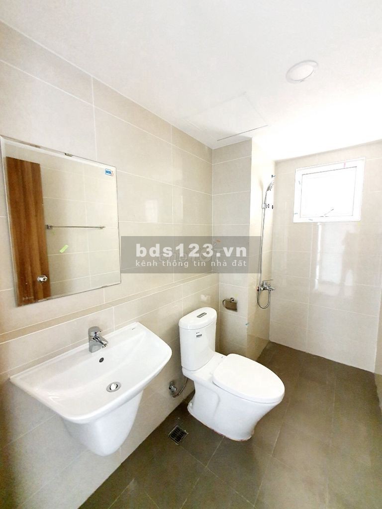 Cho thuê căn hộ chính chủ rộng 75m2, 2 PN, tầng cao, view thoáng, cc Imperial Place, giá 7.5 triệu/tháng