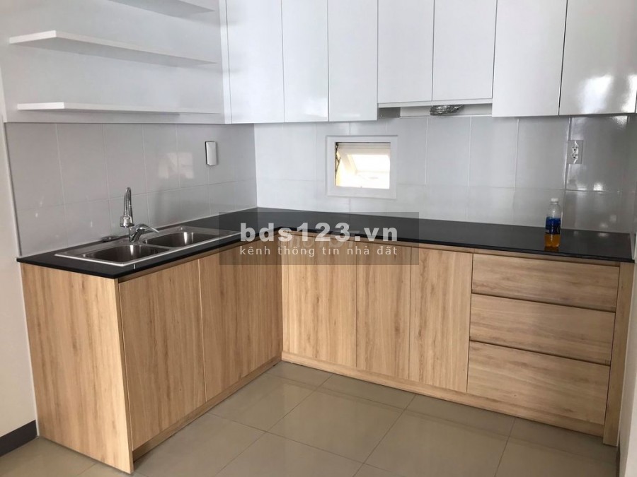 Trống căn hộ 3 PN, có sẵn nội thất cần cho thuê giá 11 triệu/tháng, dtsd 74m2, cc Imperial Place