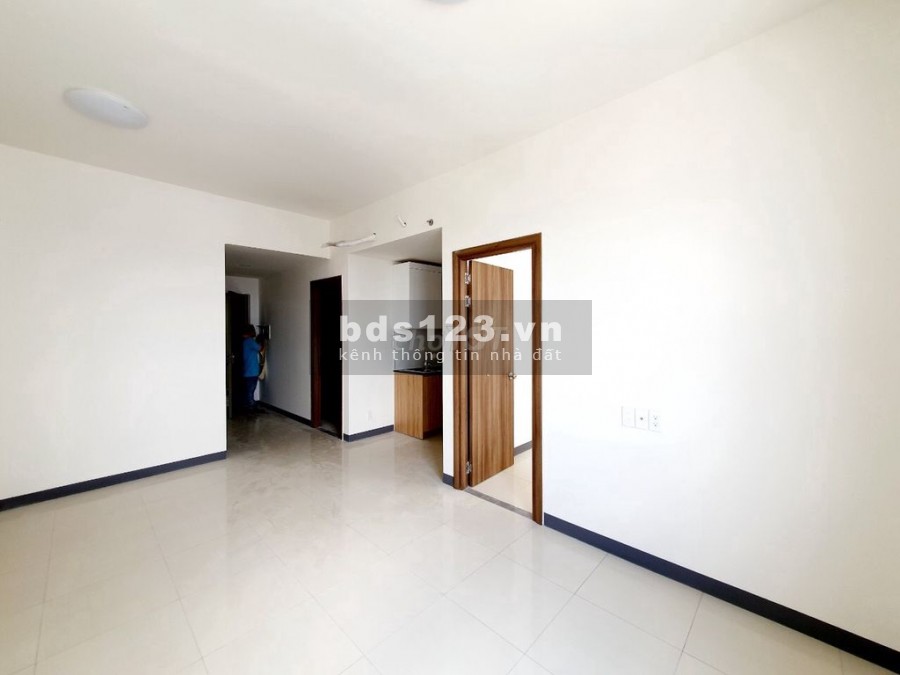 Cho thuê căn hộ chính chủ rộng 75m2, 2 PN, tầng cao, view thoáng, cc Imperial Place, giá 7.5 triệu/tháng