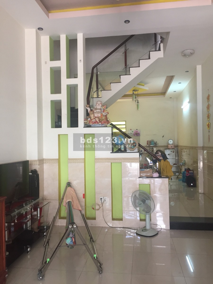 Cho thuê nhà 1 trệt 2 lầu, tổng diện tích 230m2, đường số 6, Bình Hưng Hòa gần TTTM Aeon Tân Phú (2 phút đi xe)