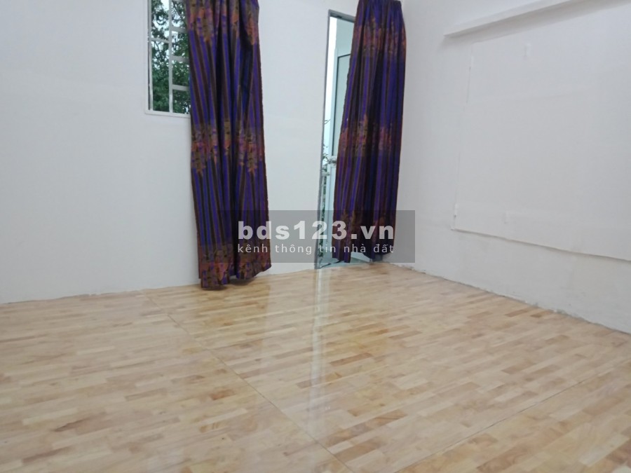CHÍNH CHỦ CHO THUÊ PHÒNG BAN CÔNG NGAY TRƯỜNG SA- CẦU TRẦN KHÁNH DƯ
