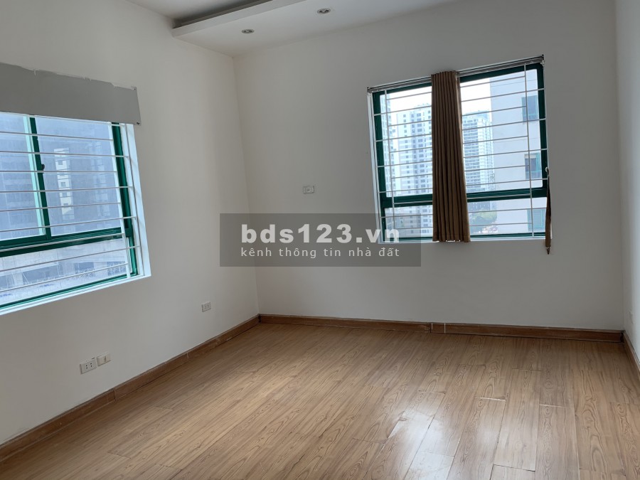 Cho thuê chung cư 18T2 Lê Văn Lương 3 ngủ cơ bản 11.5 triệu. Lh 0377983070
