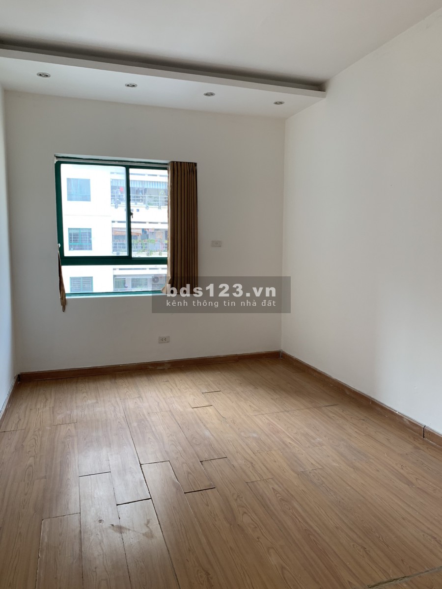Cho thuê chung cư 18T2 Lê Văn Lương 3 ngủ cơ bản 11.5 triệu. Lh 0377983070