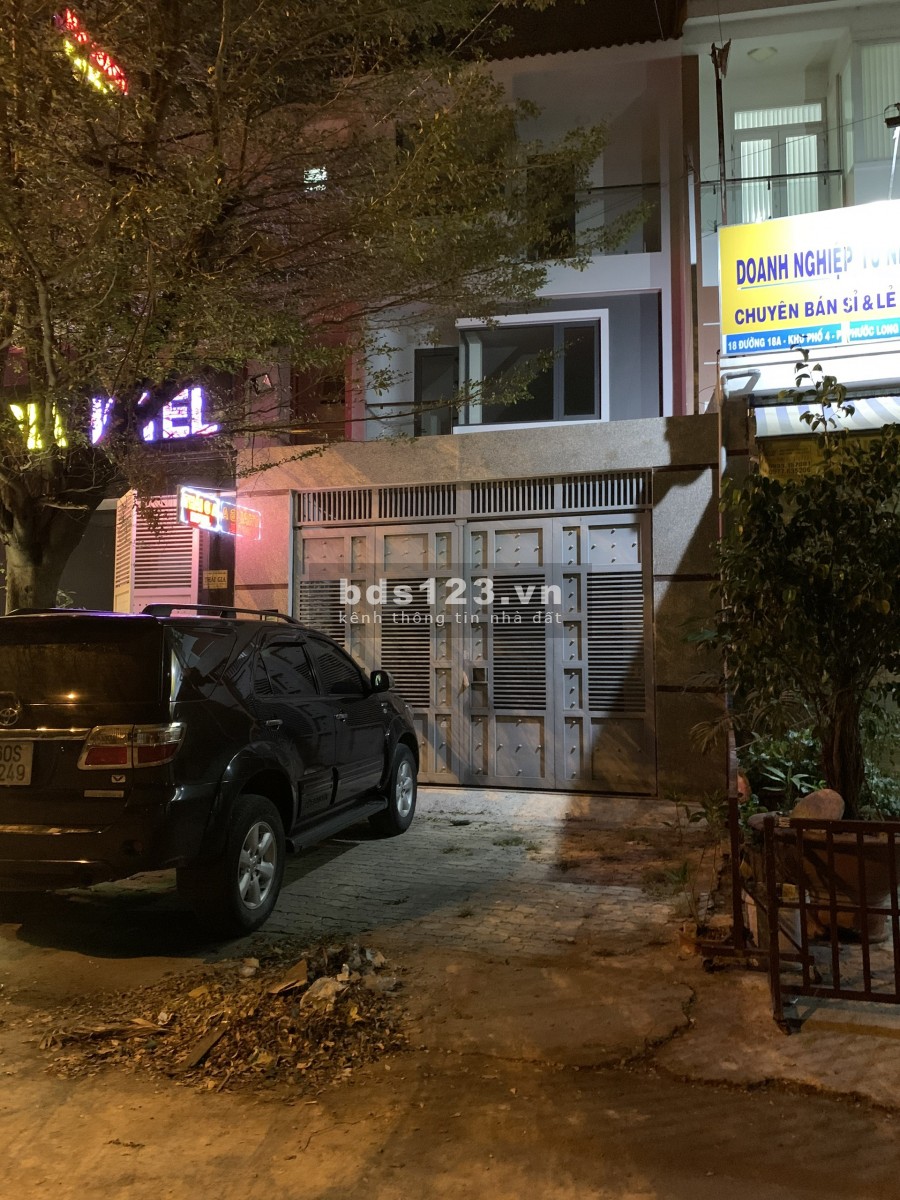 Cho thuê nhà văn phòng đường Tăng Nhơn Phú Q9 30tr/tháng LH 0903.066.813