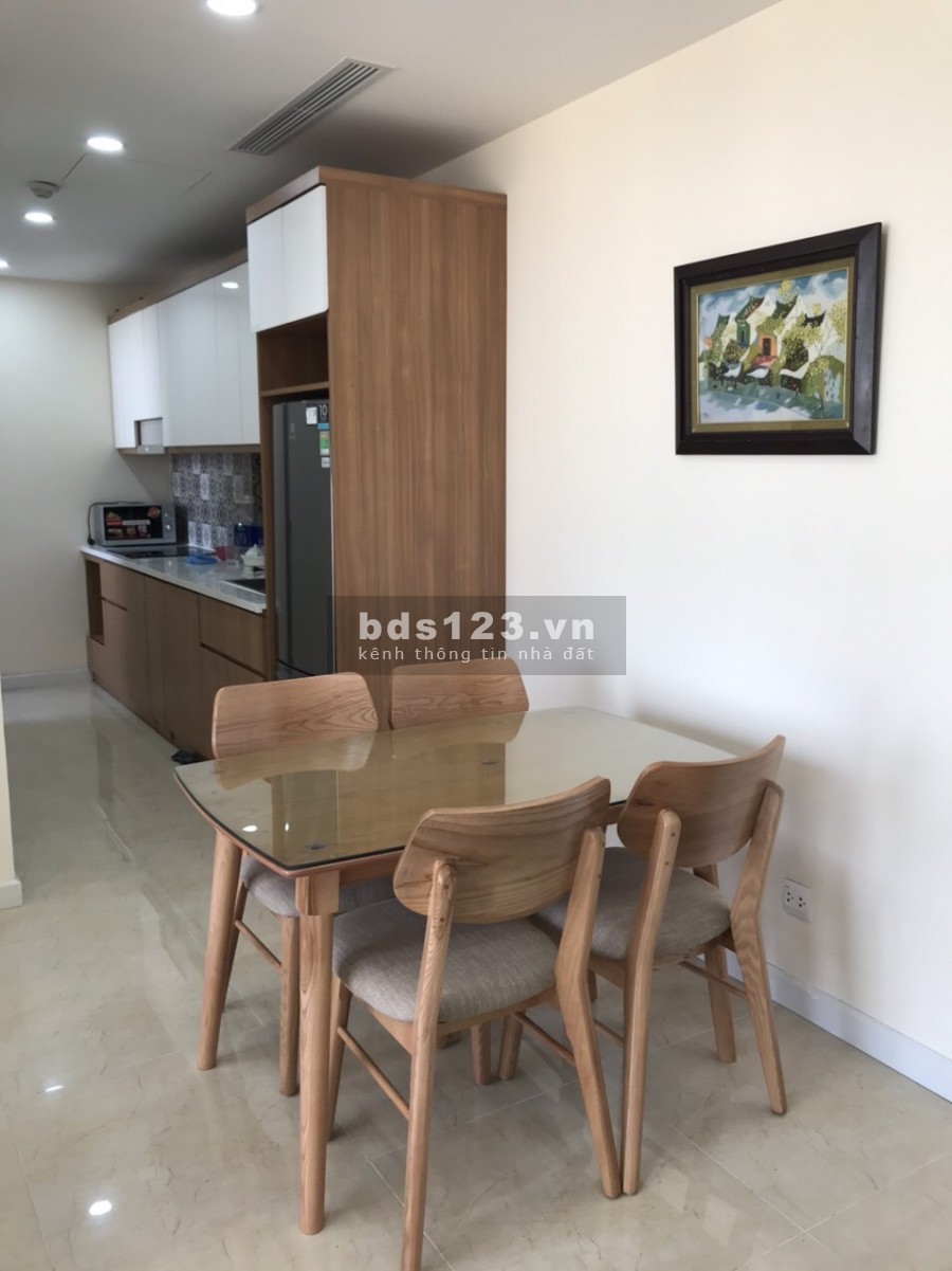 Tôi cần cho thuê gấp căn hộ 2PN 2WC Full nội thất đẹp Vinhomes D'capitale giá 15tr/tháng.