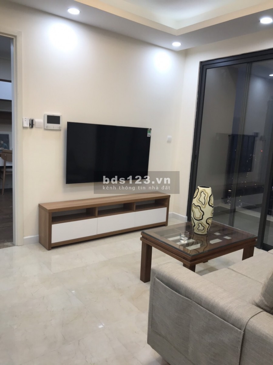 Tôi cần cho thuê gấp căn hộ 2PN 2WC Full nội thất đẹp Vinhomes D'capitale giá 15tr/tháng.