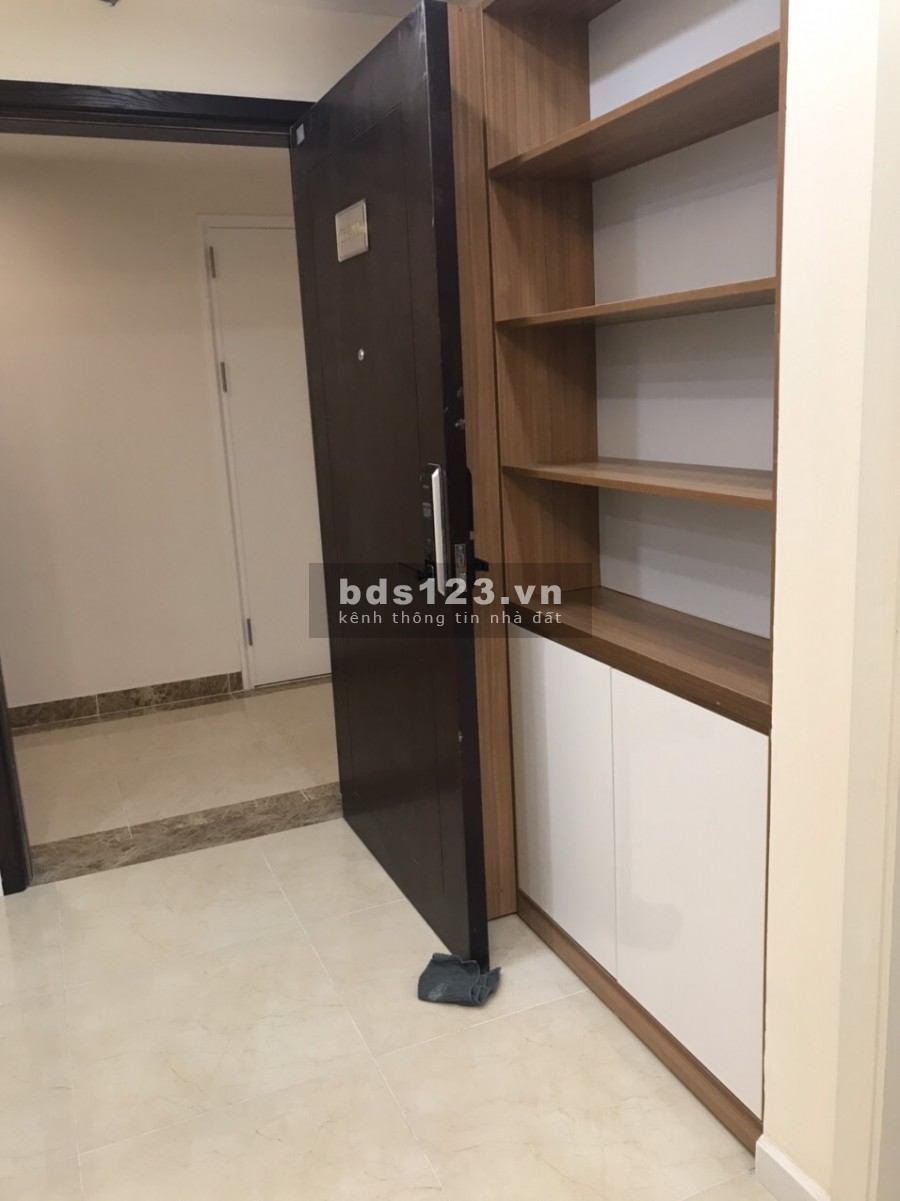 Tôi cần cho thuê gấp căn hộ 2PN 2WC Full nội thất đẹp Vinhomes D'capitale giá 15tr/tháng.