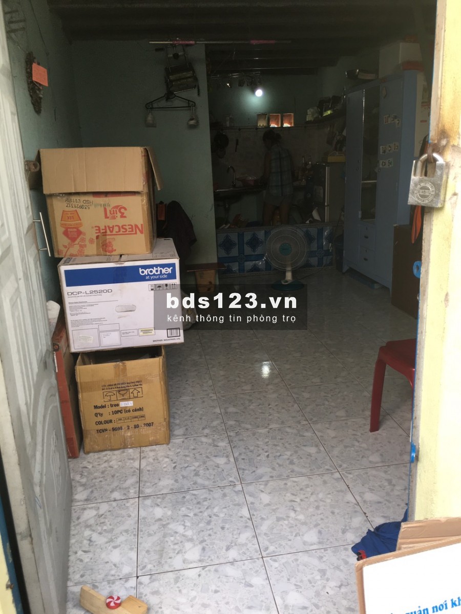 Phòng trọ hà huy giáp, phường thạnh xuân cách Cao Đẳng Điện Lực 800