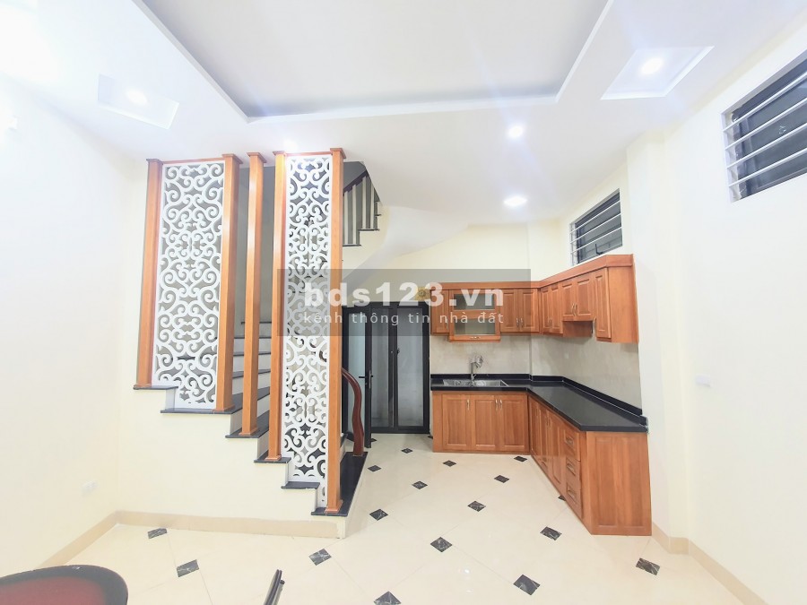 Bán nhà Định Công, Hoàng Mai 40m2, 3.2 tỷ, ô tô đỗ.