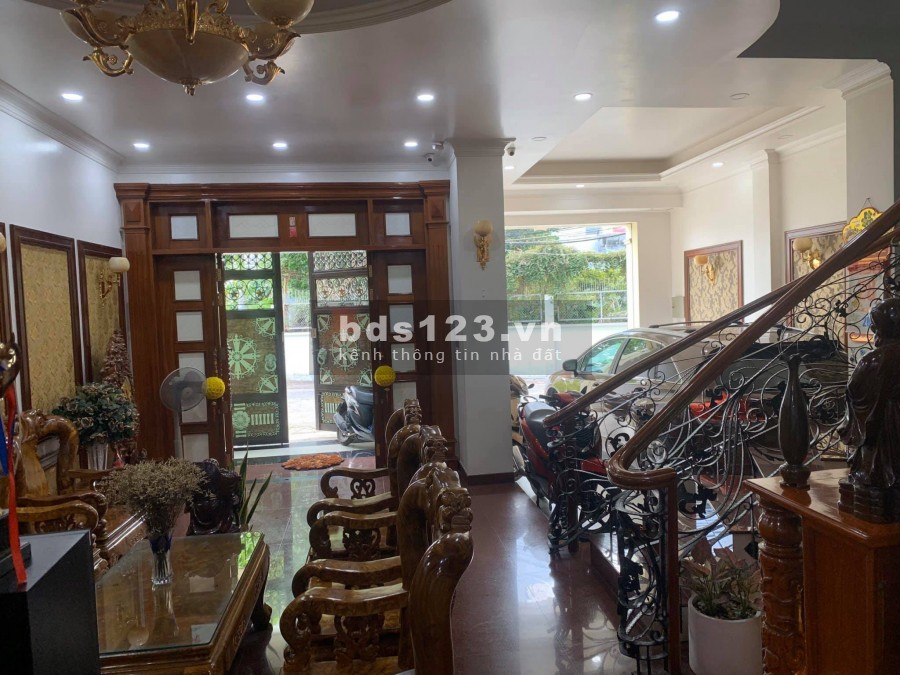 Bán biệt thự TT Quận Tân Phú, tặng nội thất,120m2, 4tầng, ngang8m, 23tỷ