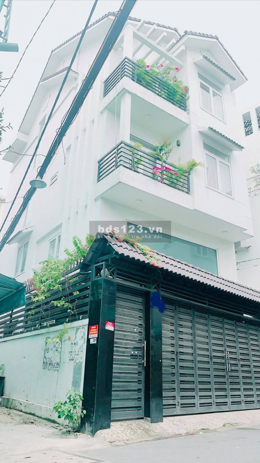 Bán nhà mặt tiền Đoàn thị Điểm, Phú Nhuận, nhà rất đẹp, 100m2, 4 tầng.