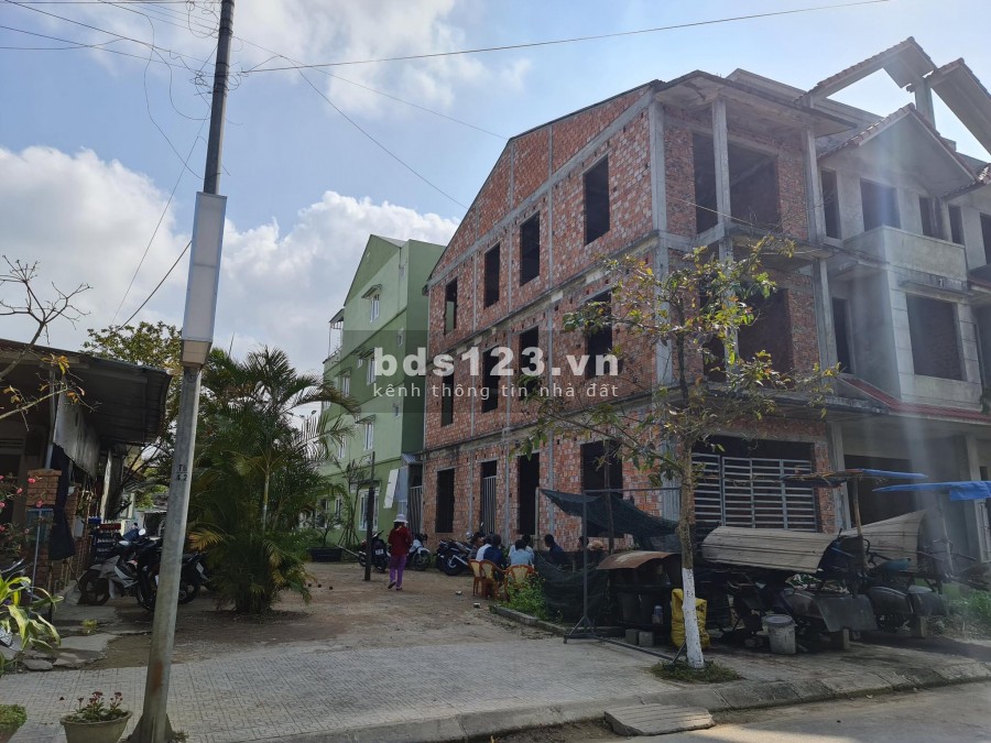 BÁN NHÀ THÔ 3 TẦNG HUẾ GREEN CITY DO GIA CHỦ TỰ XÂY. LÔ GÓC 2 MẶT THOÁNG.