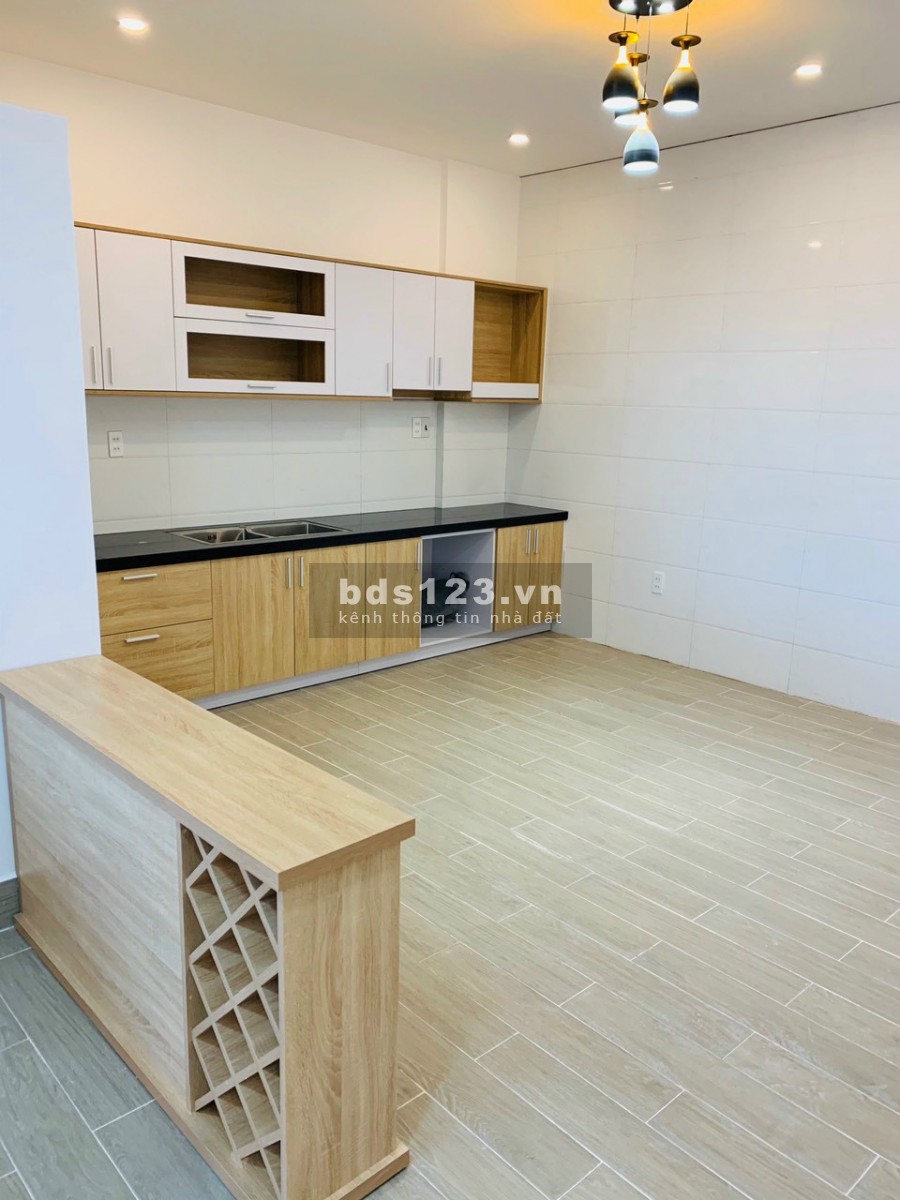 Cần bán nhà Đà Lạt nội thất sang trọng đông dân cư thích hợp định cư lâu dài