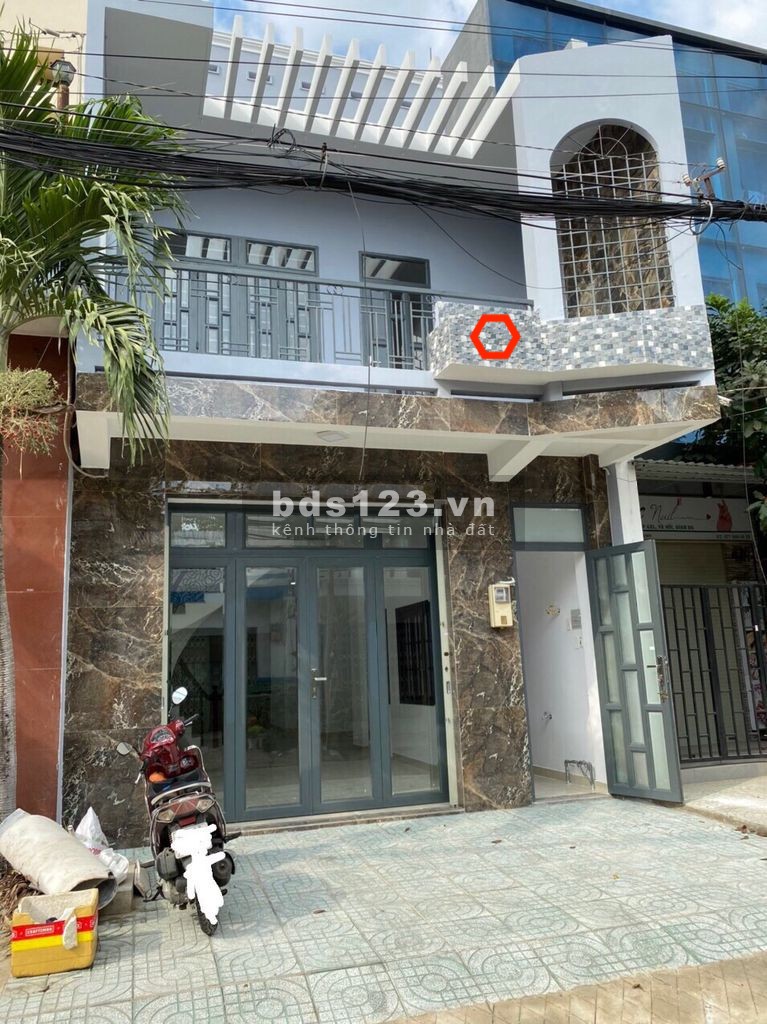 Nhà Bùi Đình Tuý 5,5x13m 1trệt, 1lầu. 2pn, 3wc. 18tr/th.