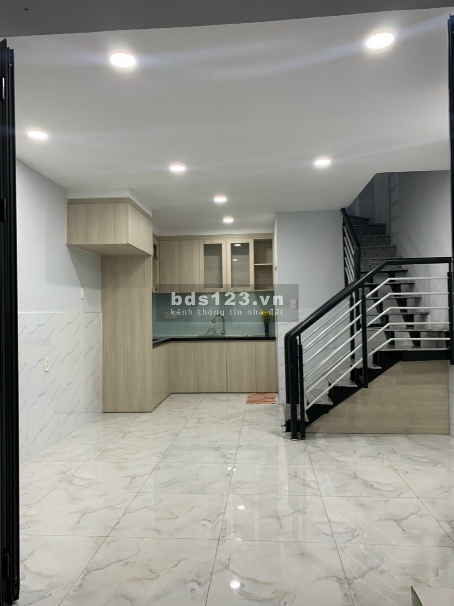 Nhà 2 tầng, Hoàng Sa, P.5, Tân Bình. Có chỗ đậu ô tô. 4,1 tỷ