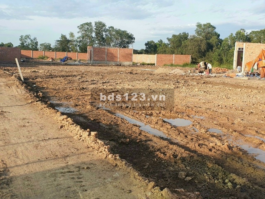Tôi làm ăn kinh doanh bị thua lộ nên bán đi 1 miếng đất gấp