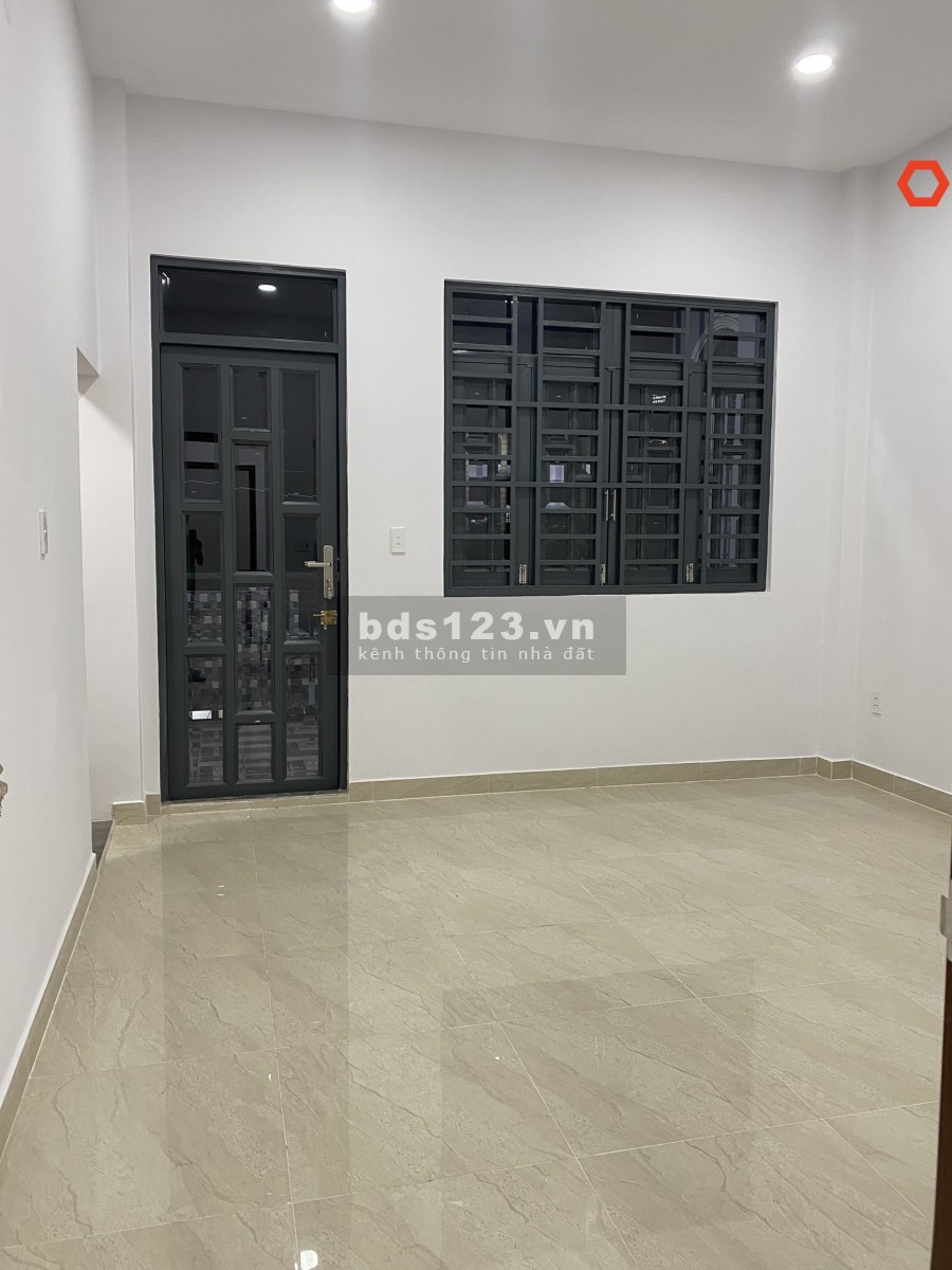 Nhà Bùi Đình Tuý 5,5x13m 1trệt, 1lầu. 2pn, 3wc. 18tr/th.