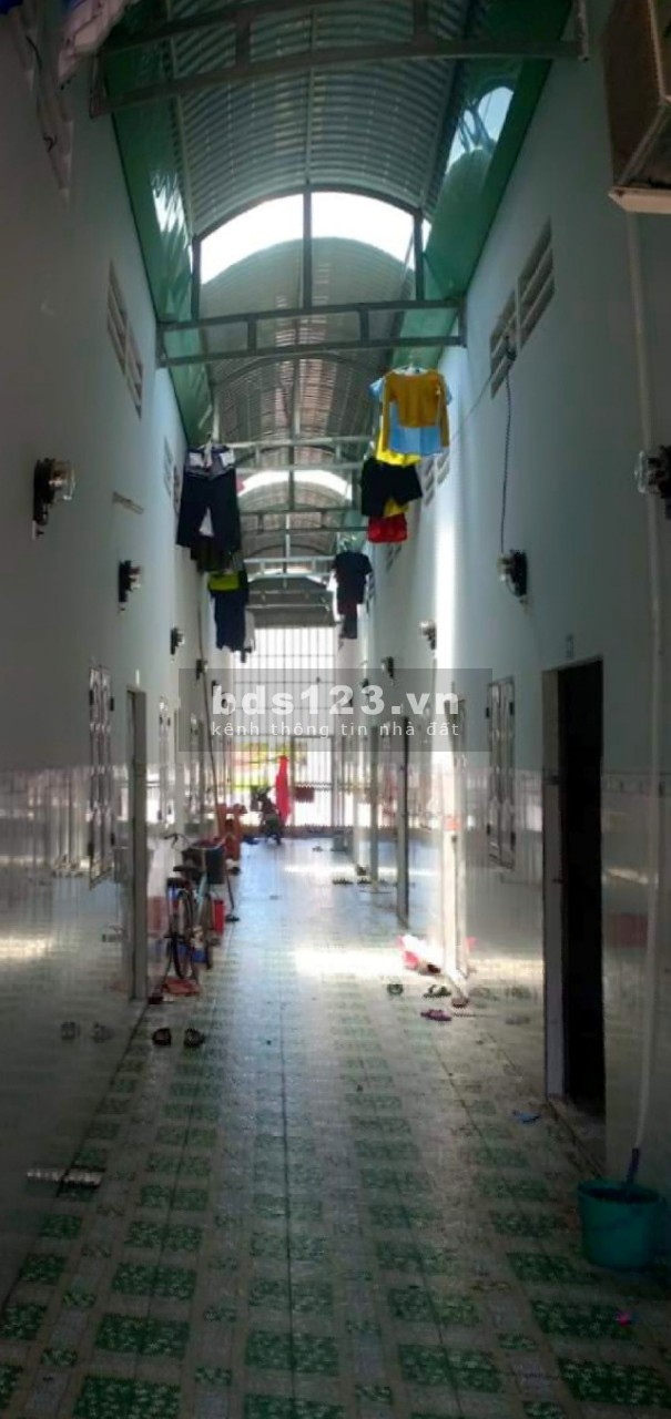 Qua Mỹ Định Cư nên cần bán dãy trọ 300m2(10x30) có 16 phòng 2 kiot gấp trong tháng, chính chủ đứng tên