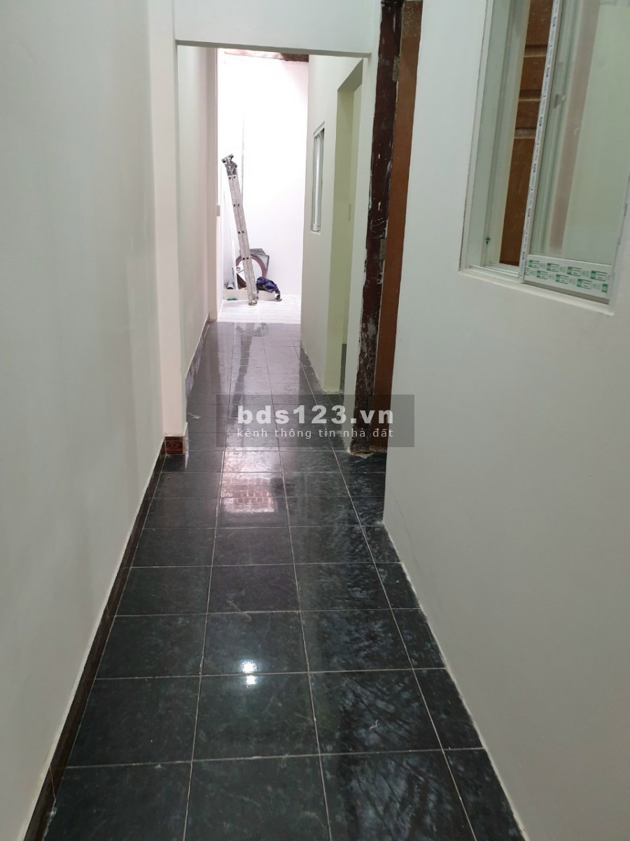 Nhà mới sửa 90m2 - 2 phòng ngủ, gần cao đẳng công thương, phước long b
