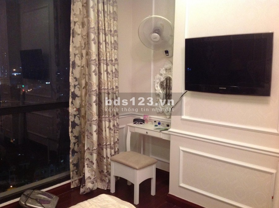 (Chính chủ) Bán căn hộ 12b tòa R2 chung cư Royal City,giá 4 tỷ